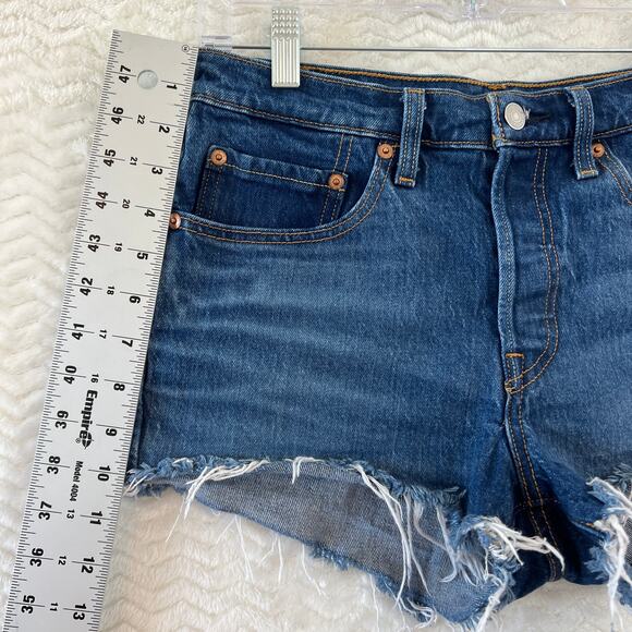 Levi 501 XX Denim Button Fly Cutoff Distressed Shorts Womens Size 26 - Picture 11 of 15